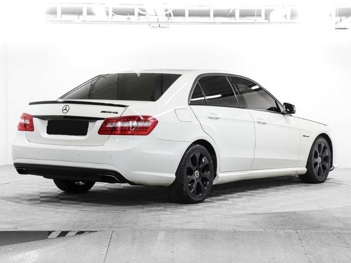 Б/У Мерседес-Бенц Е-Класс 2012 года. Фото: #4