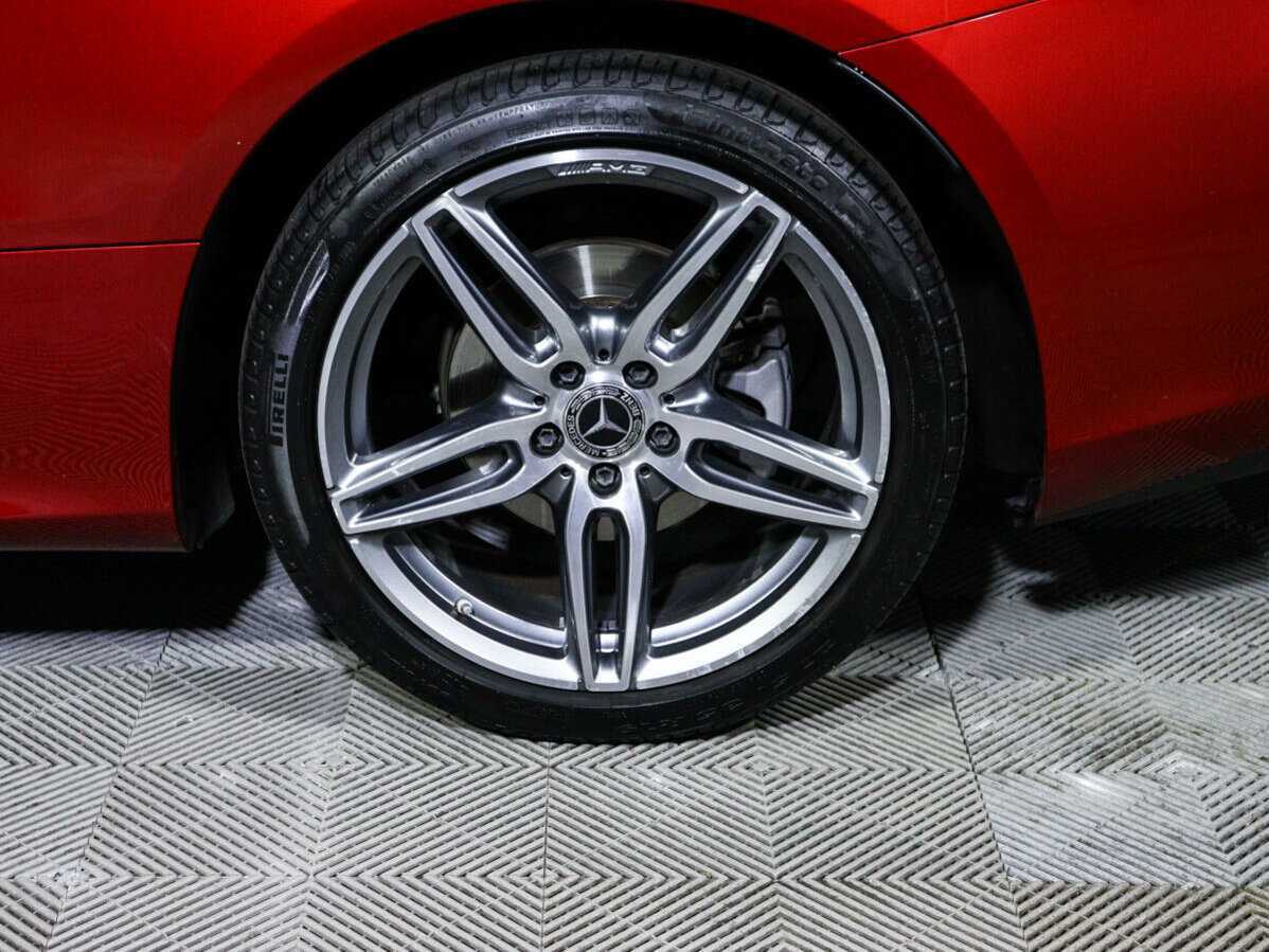 Б/У Мерседес-Бенц Е-Класс 2018 года. Фото: #14