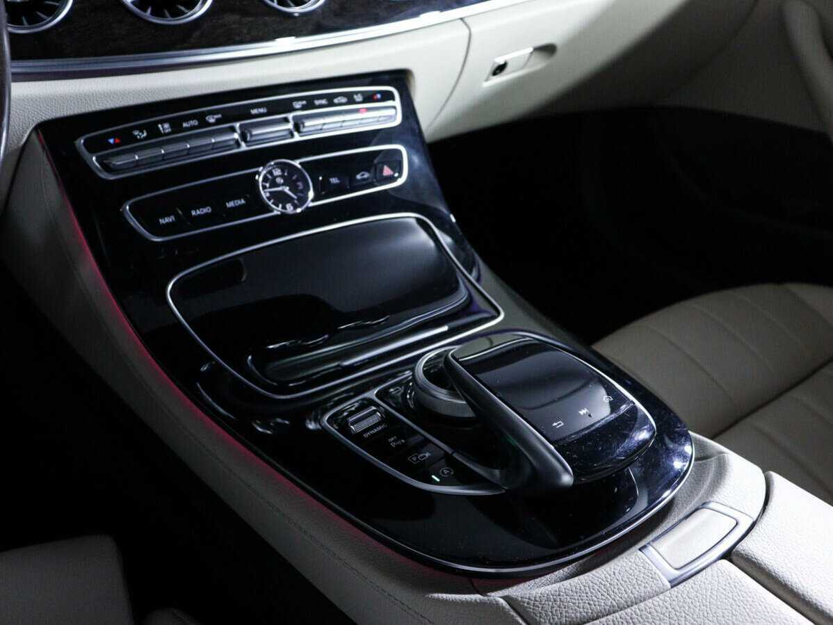 Б/У Мерседес-Бенц Е-Класс 2018 года. Фото: #23