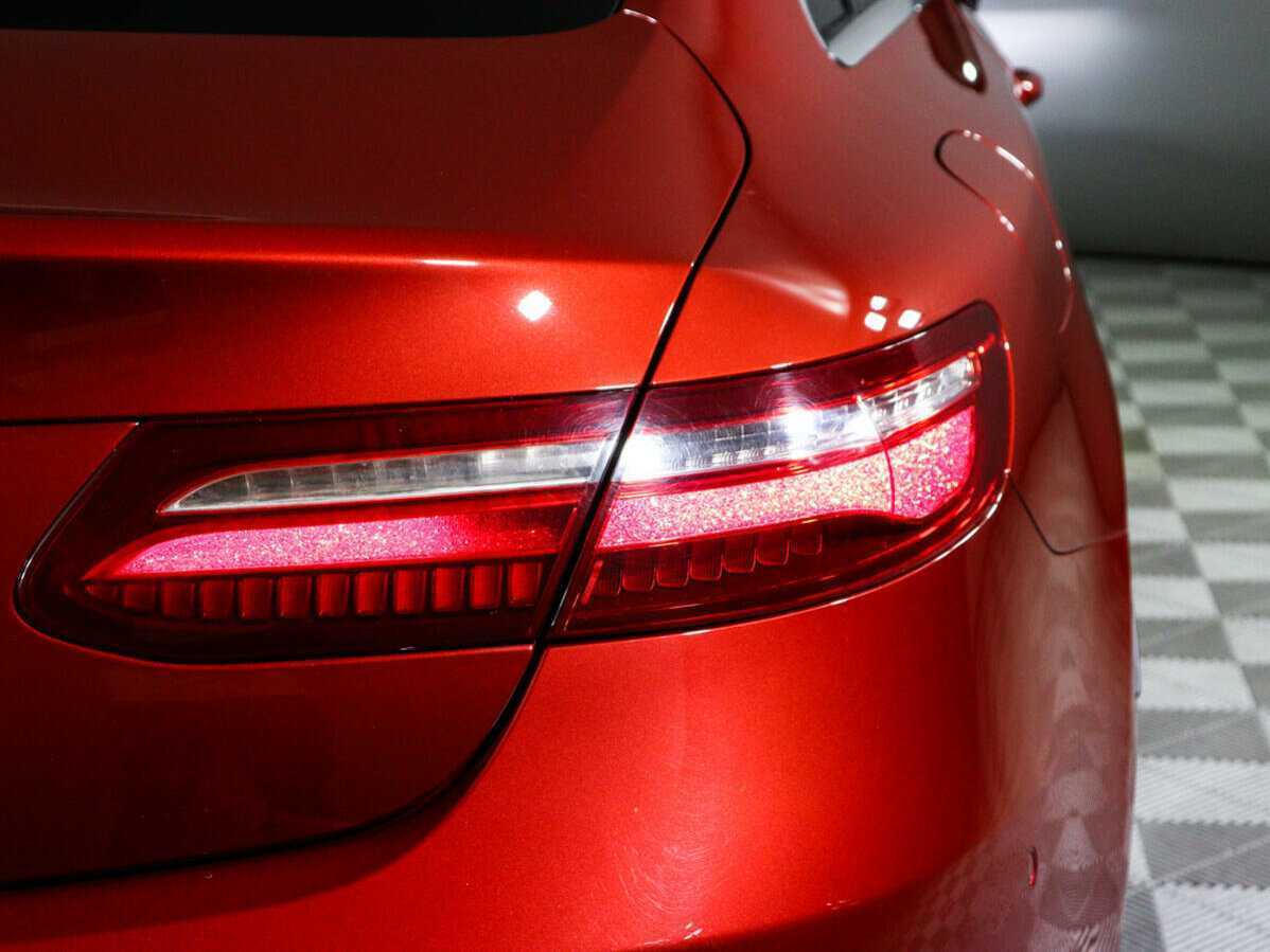 Б/У Мерседес-Бенц Е-Класс 2018 года. Фото: #28