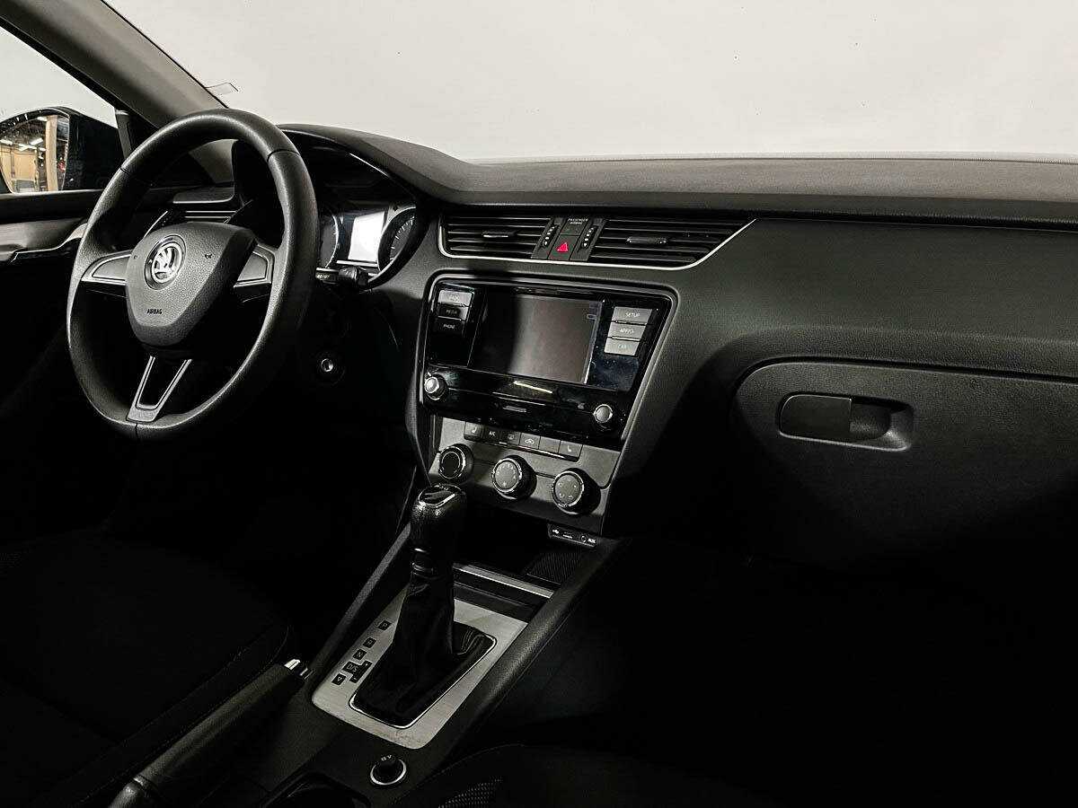 Б/У Шкода Октавия 2017 года. Фото: #8