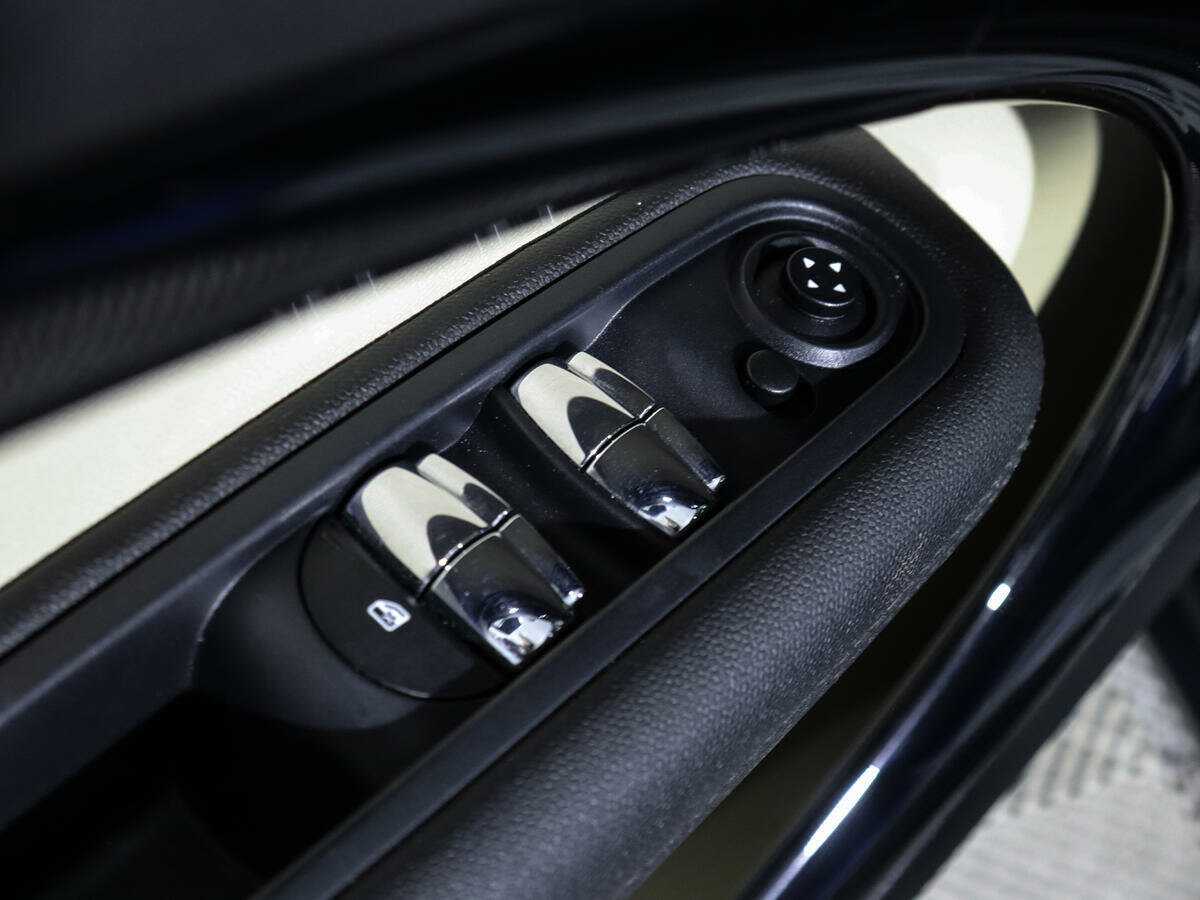 Б/У Мини Каунтримэн 2013 года. Фото: #15