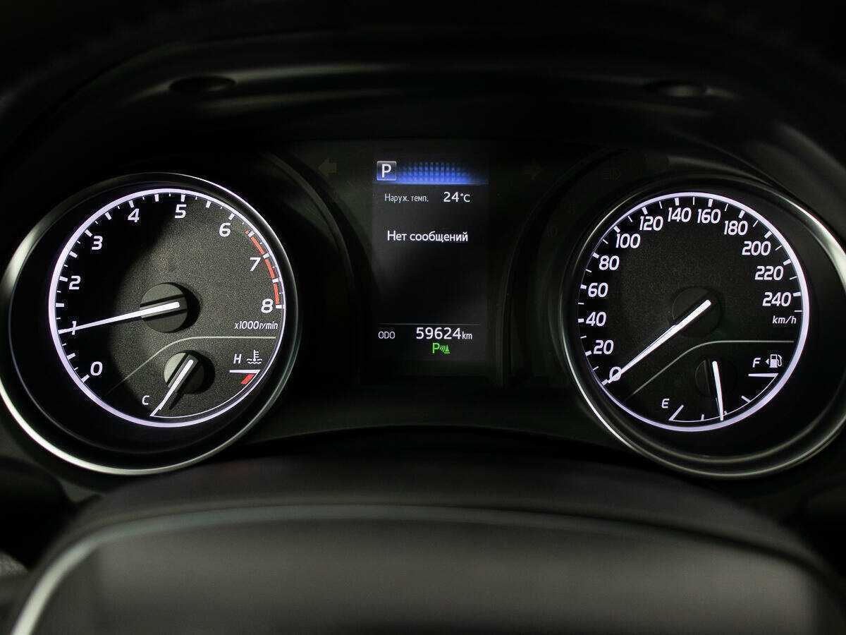 Б/У Тойота Камри 2018 года. Фото: #15