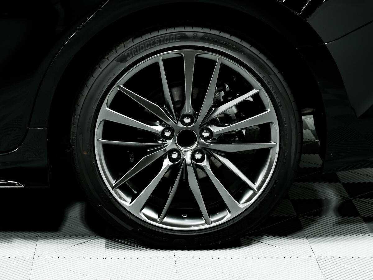 Б/У Тойота Камри 2024 года. Фото: #13