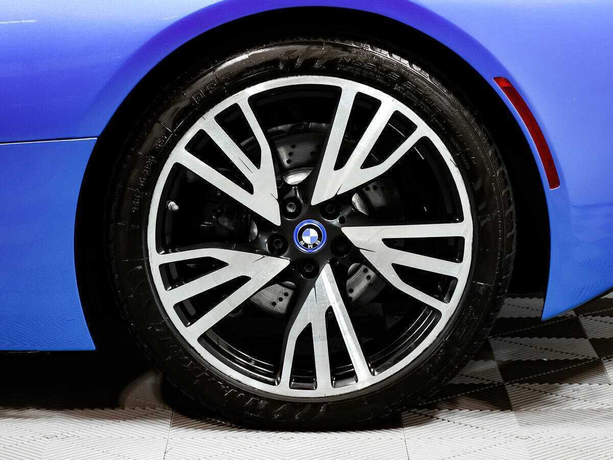 Б/У БМВ ай-8 2016 года. Фото: #13