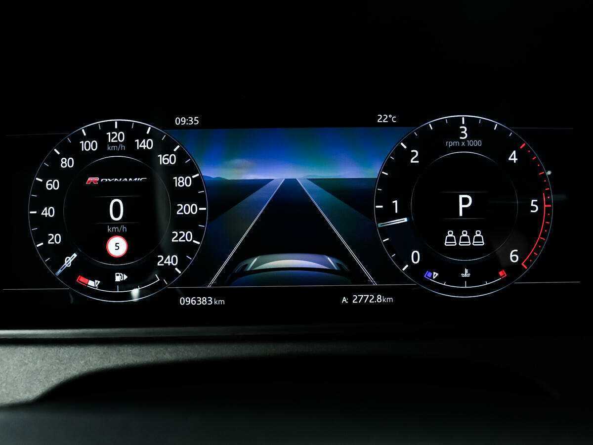 Б/У Лэнд Ровер Рэнж Ровер Велар 2019 года. Фото: #9