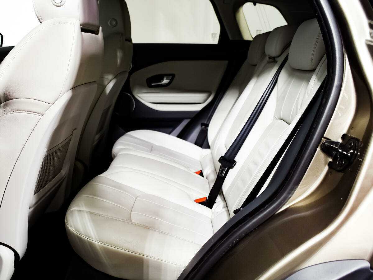 Б/У Лэнд Ровер Рэнж Ровер Эвок 2018 года. Фото: #11