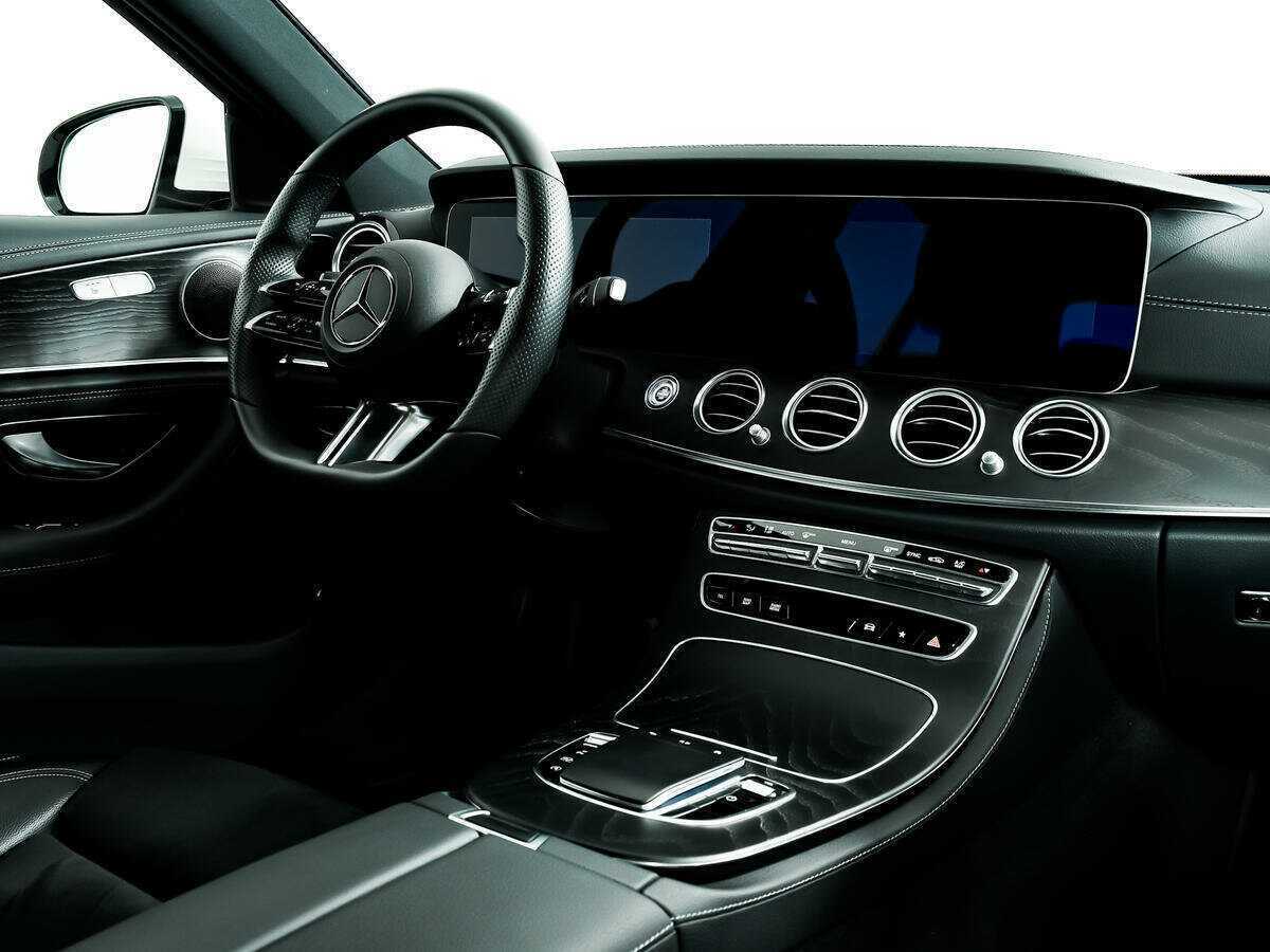 Б/У Мерседес-Бенц Е-Класс 2022 года. Фото: #8