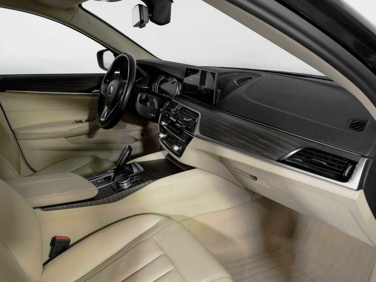 Б/У БМВ 5 серии 2017 года. Фото: #7