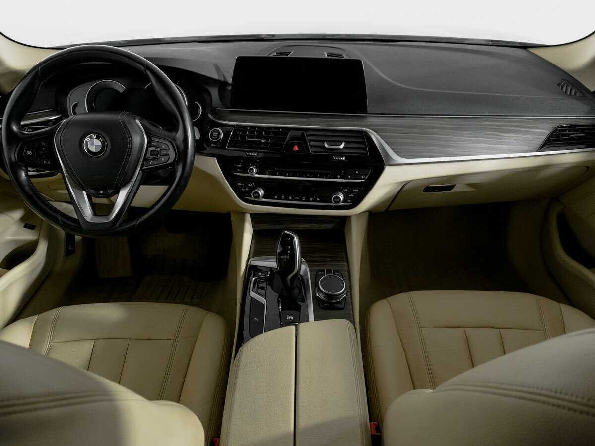 Б/У БМВ 5 серии 2017 года. Фото: #10