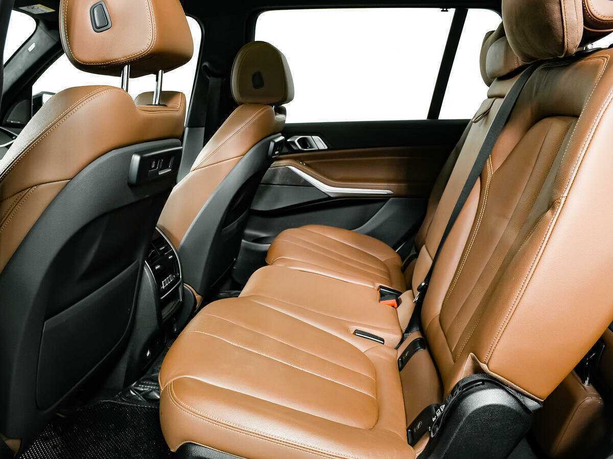 Б/У БМВ Икс7 2019 года. Фото: #9