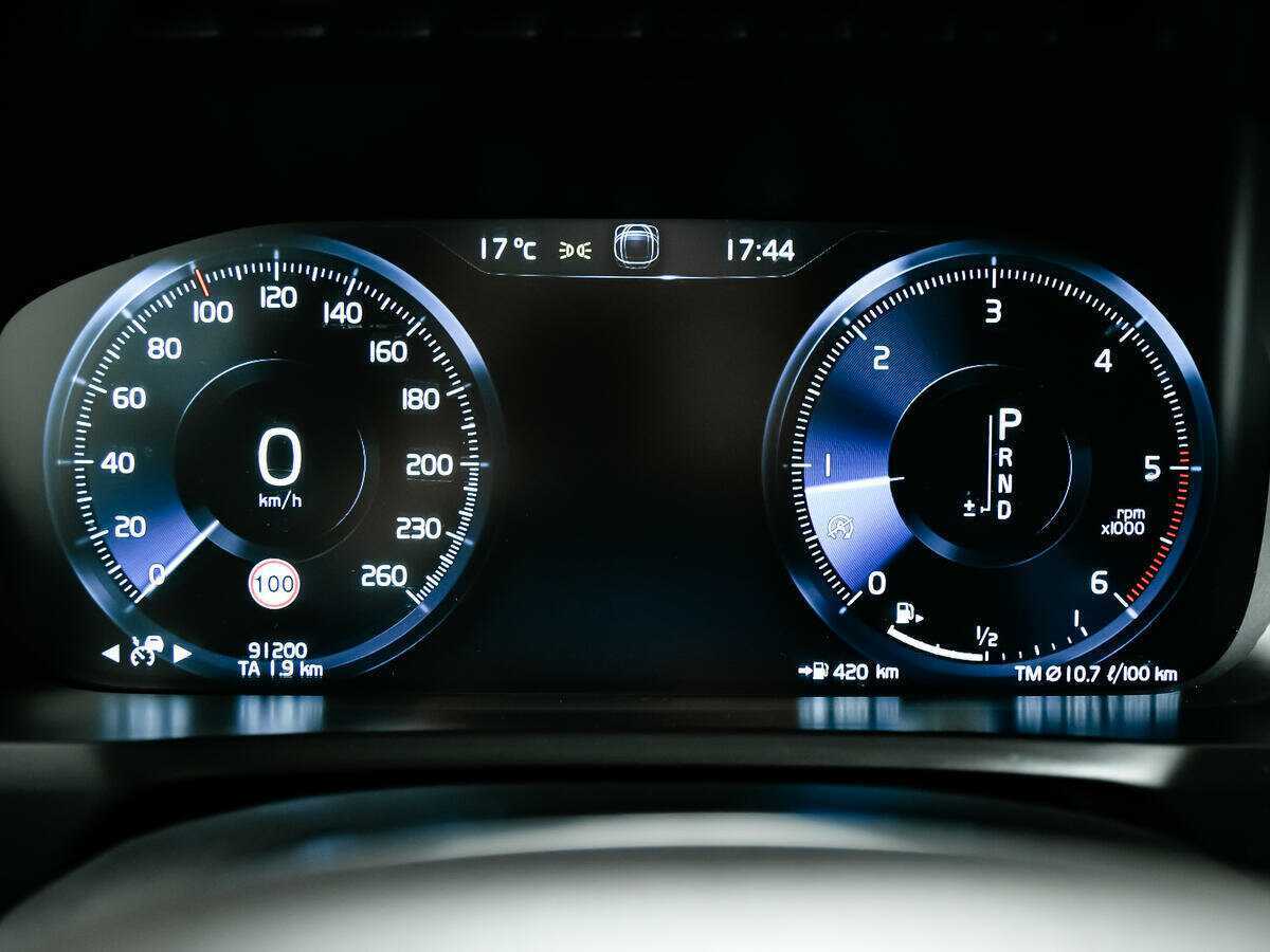 Б/У Вольво ИксЦ90 2016 года. Фото: #7