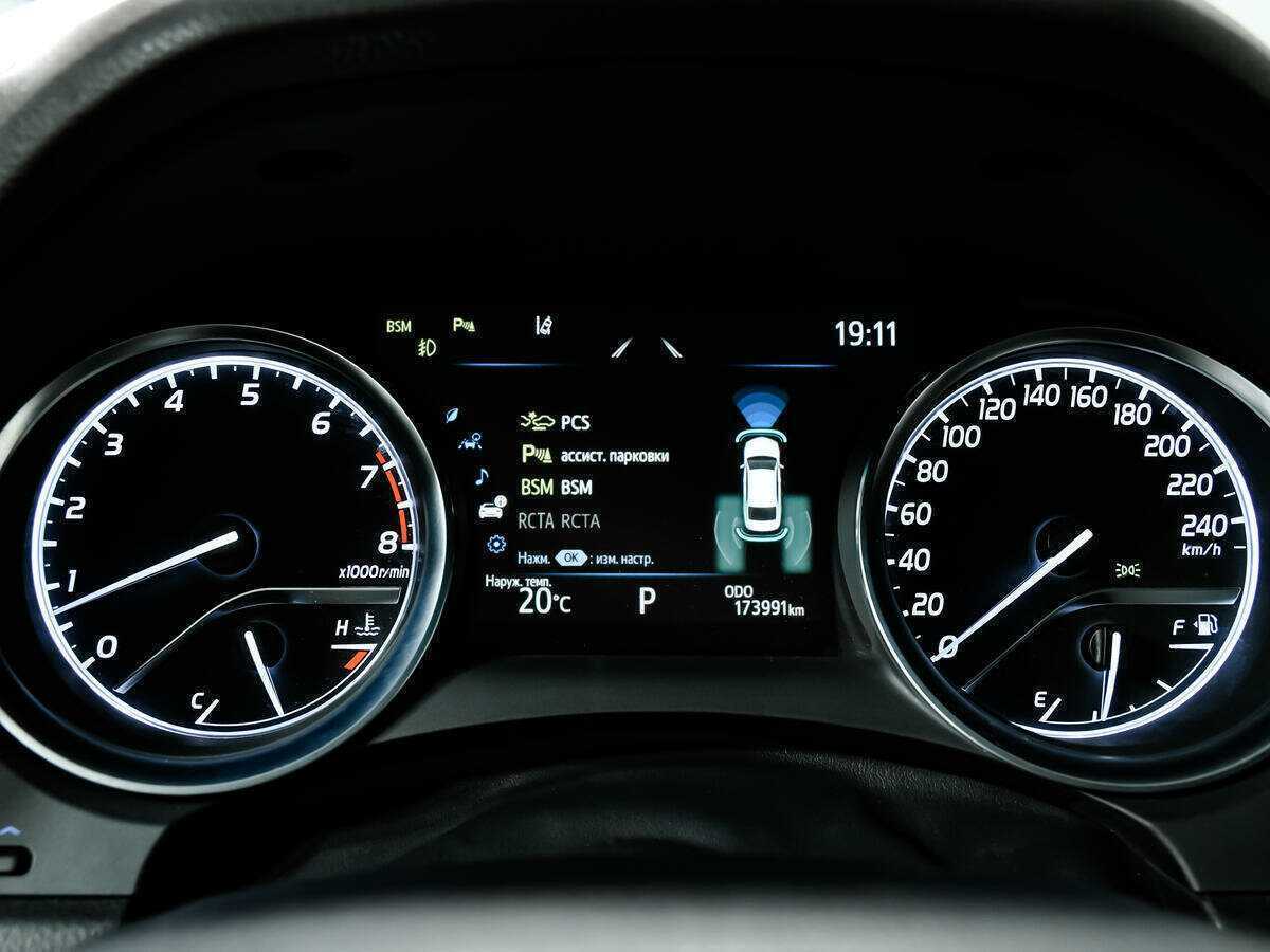 Б/У Тойота Камри 2020 года. Фото: #9