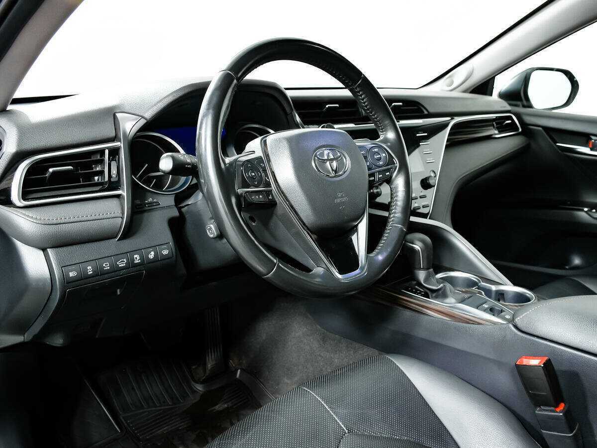 Б/У Тойота Камри 2020 года. Фото: #12