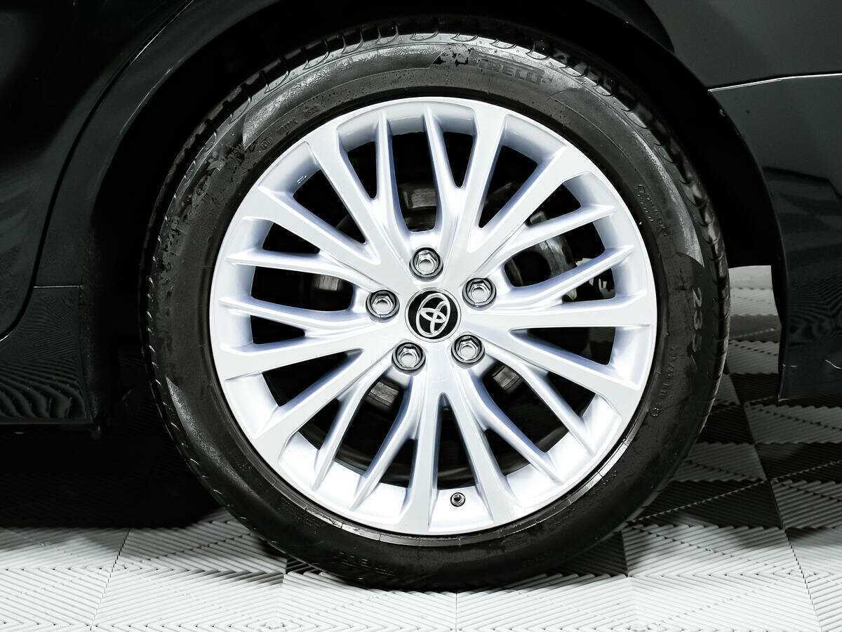 Б/У Тойота Камри 2020 года. Фото: #13