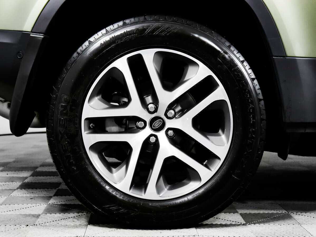 Б/У Лэнд Ровер Дефендер 2021 года. Фото: #13