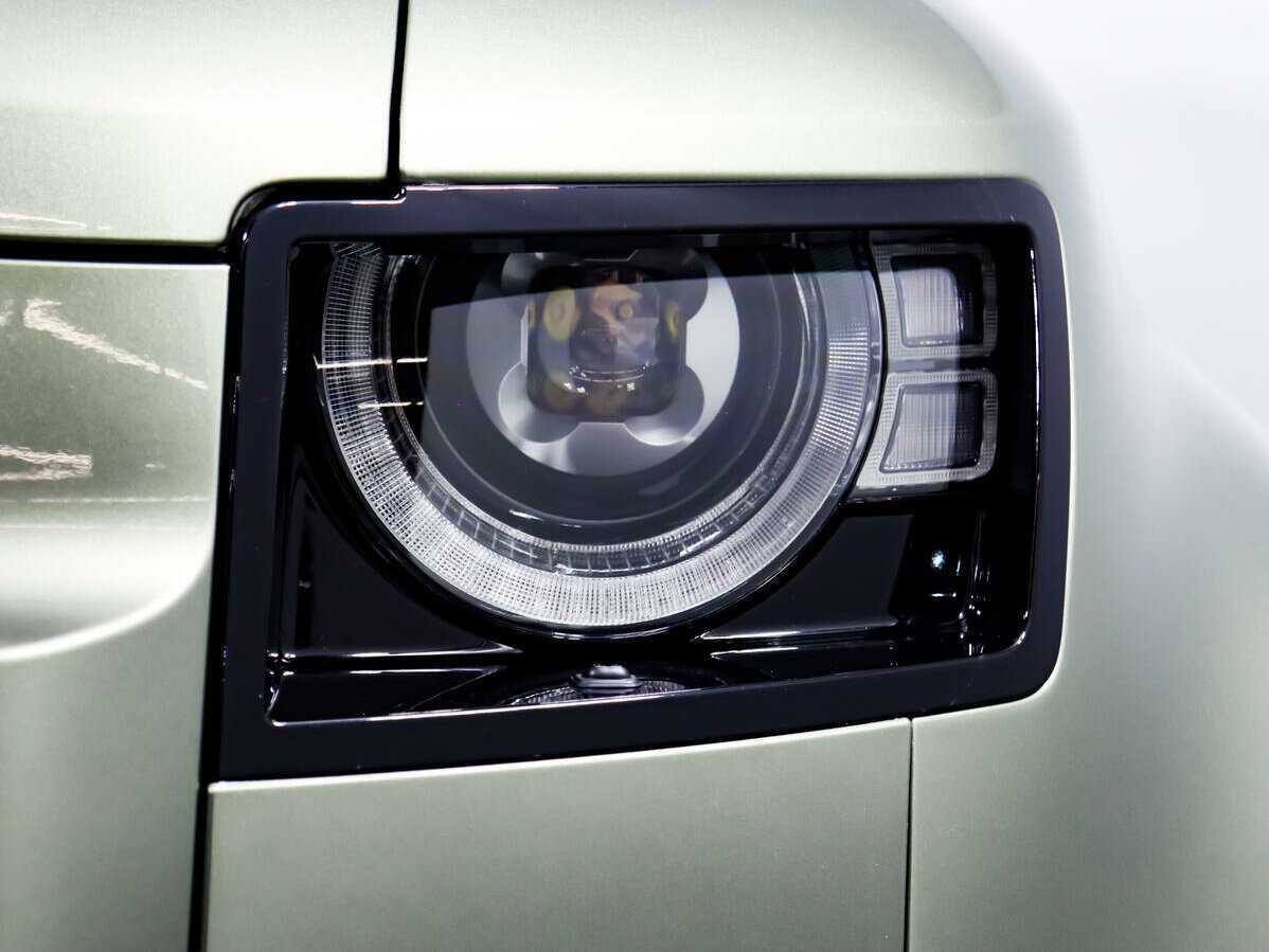 Б/У Лэнд Ровер Дефендер 2021 года. Фото: #14