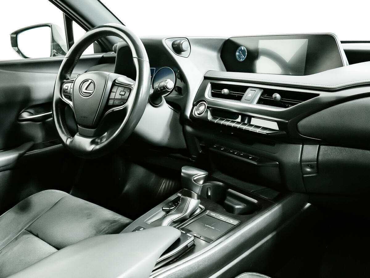 Б/У Лексус У-Икс 2021 года. Фото: #8