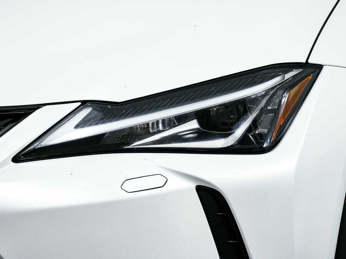 Б/У Лексус У-Икс 2021 года. Фото: #14