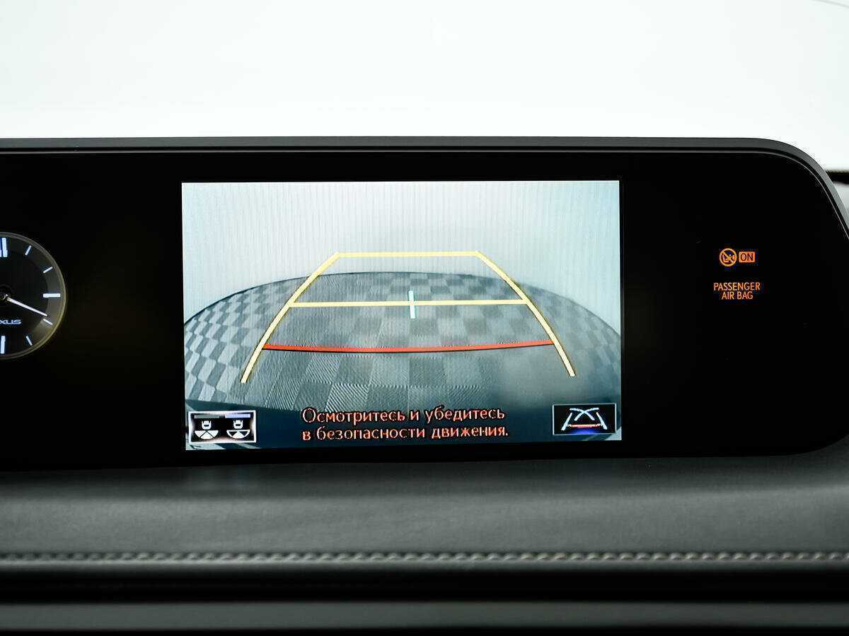 Б/У Лексус У-Икс 2021 года. Фото: #15