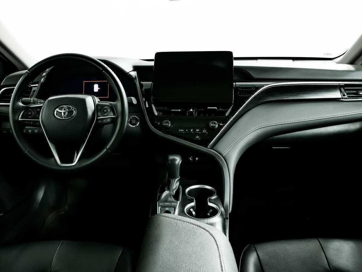 Б/У Тойота Камри 2022 года. Фото: #10