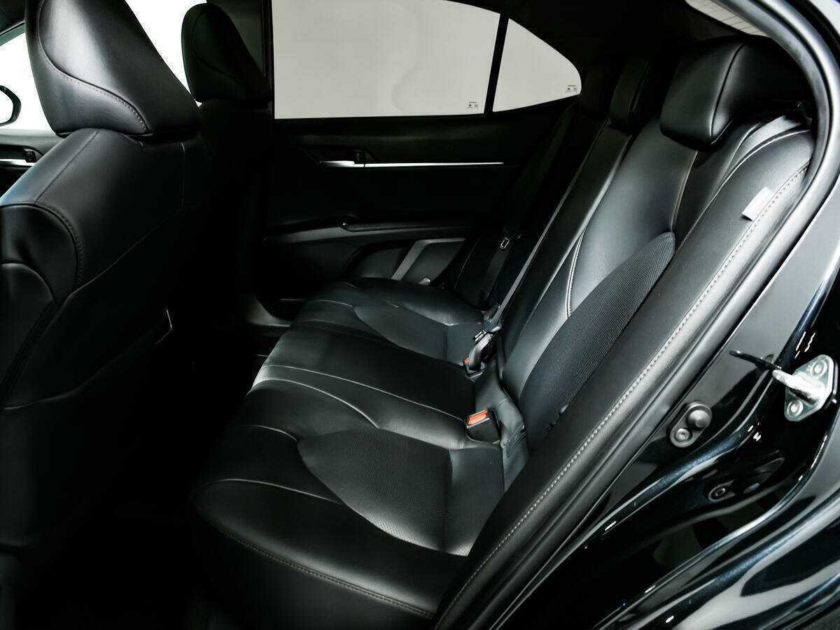 Б/У Тойота Камри 2022 года. Фото: #11