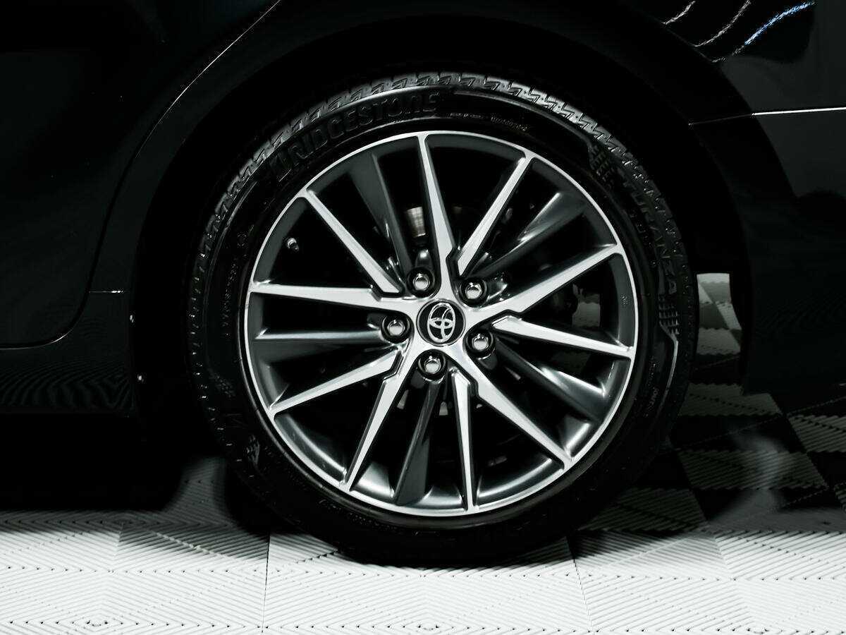 Б/У Тойота Камри 2022 года. Фото: #13