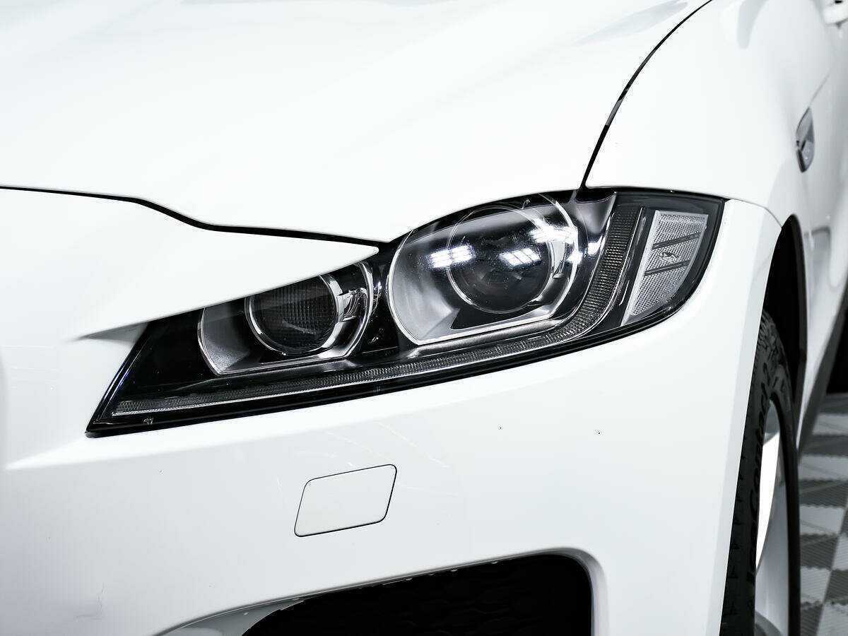 Б/У Ягуар Ф-Пэйс 2016 года. Фото: #14