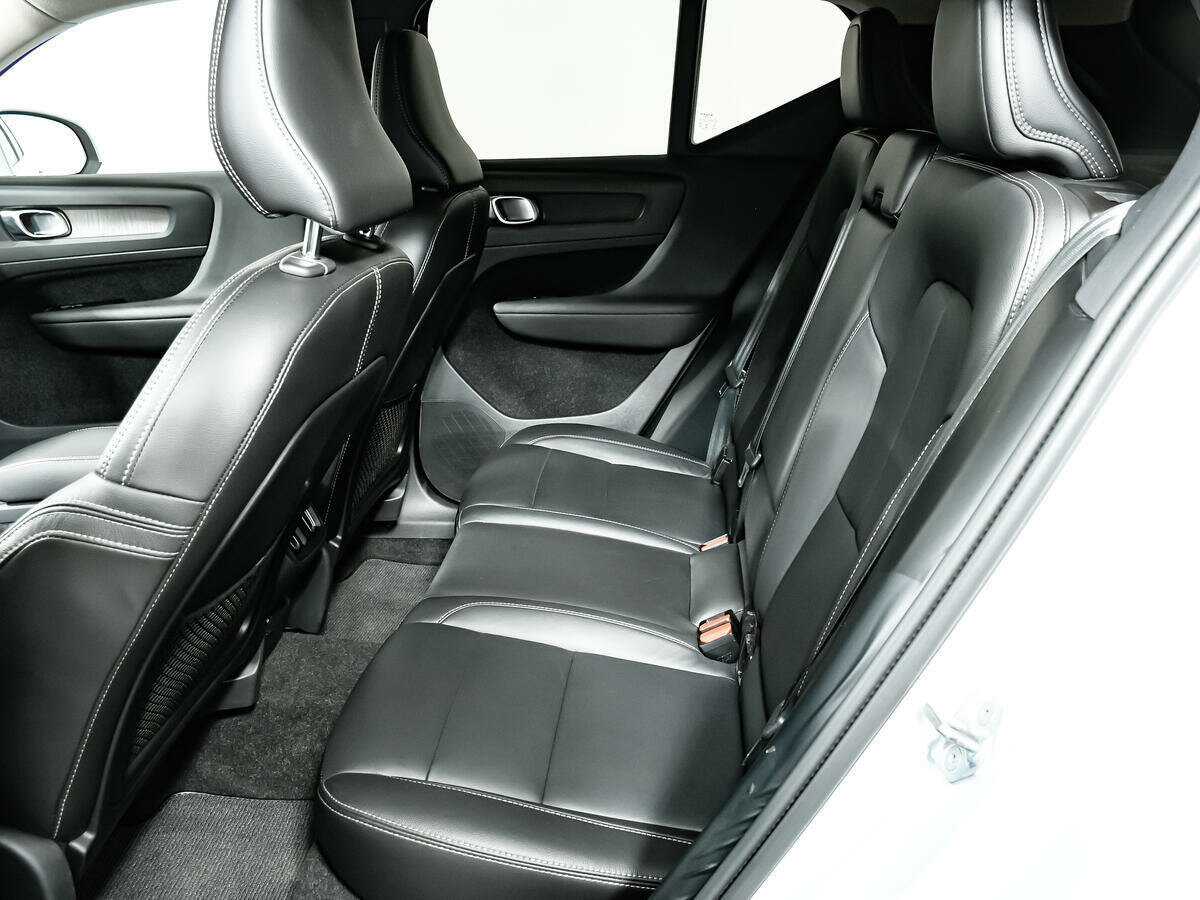 Б/У Вольво ИксЦ40 2021 года. Фото: #11