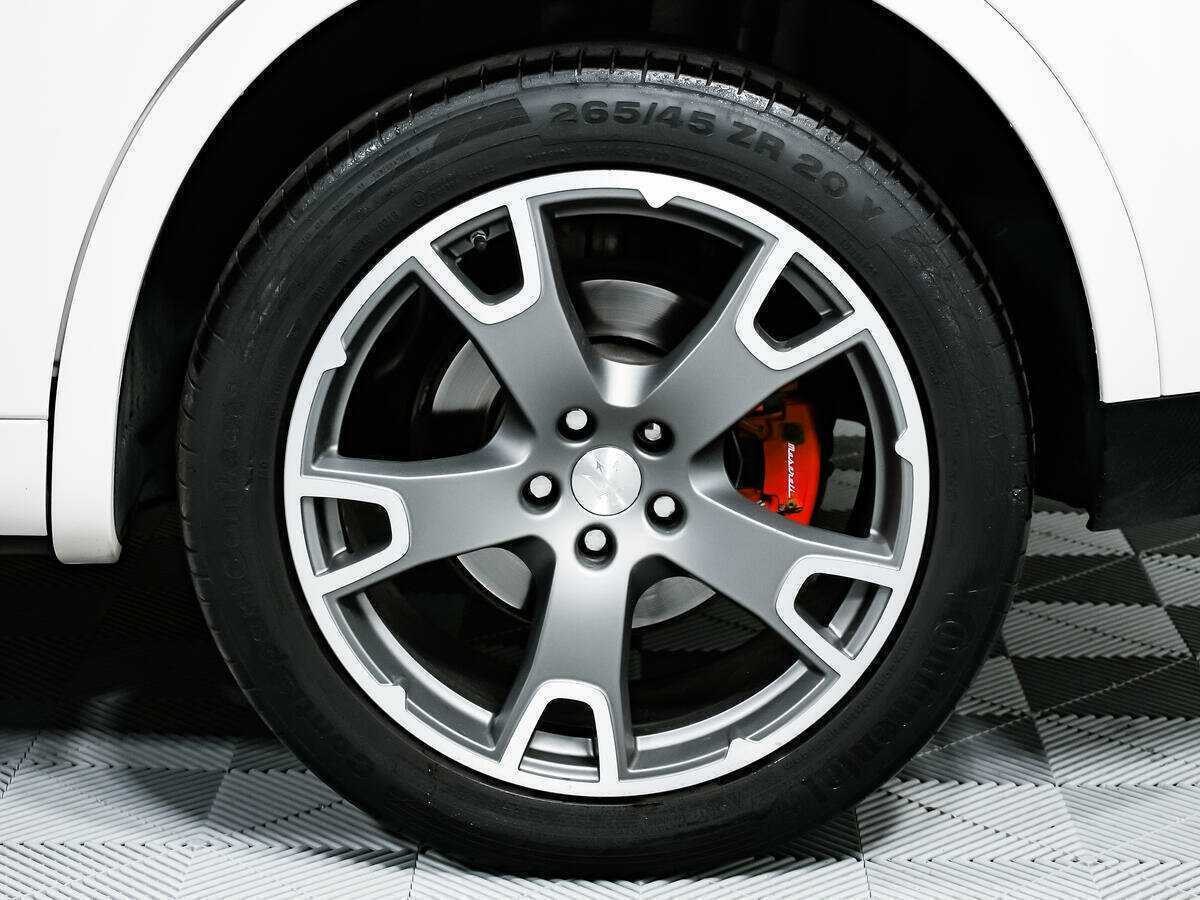 Б/У Мазератти Леванте 2017 года. Фото: #13