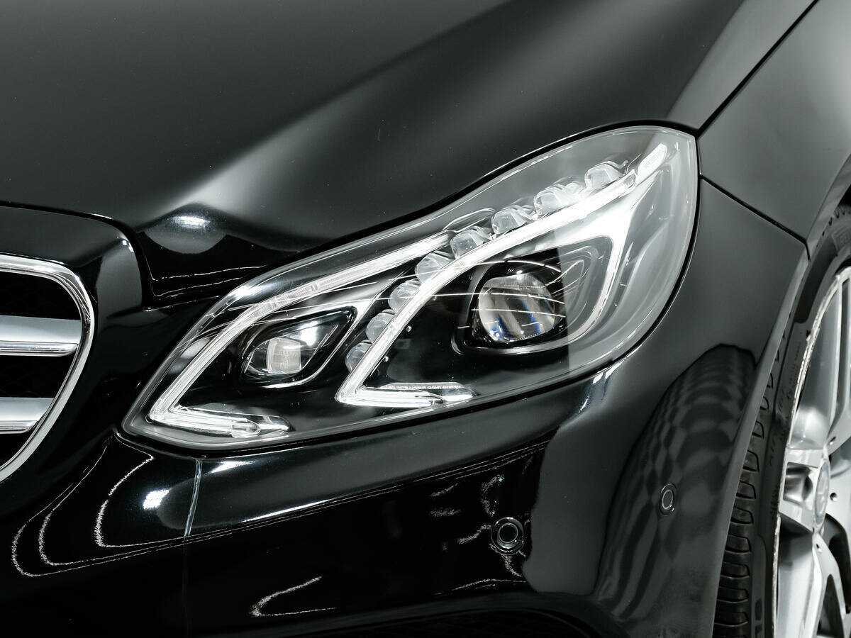 Б/У Мерседес-Бенц Е-Класс 2013 года. Фото: #12