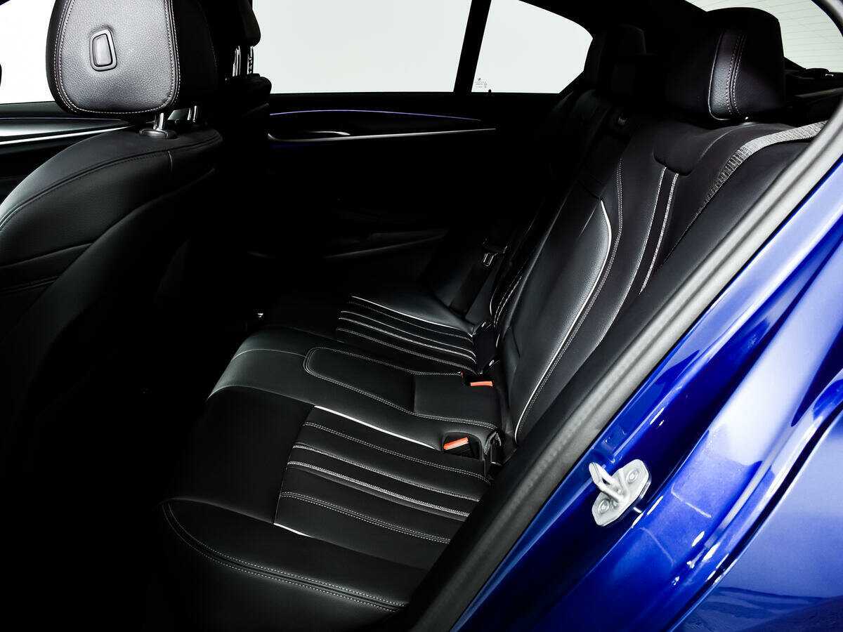 Б/У БМВ 5 серии 2022 года. Фото: #11