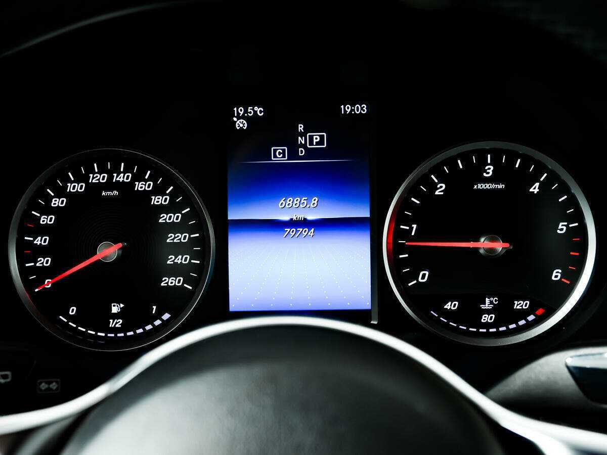 Б/У Мерседес-Бенц ГЛЦ 2019 года. Фото: #9