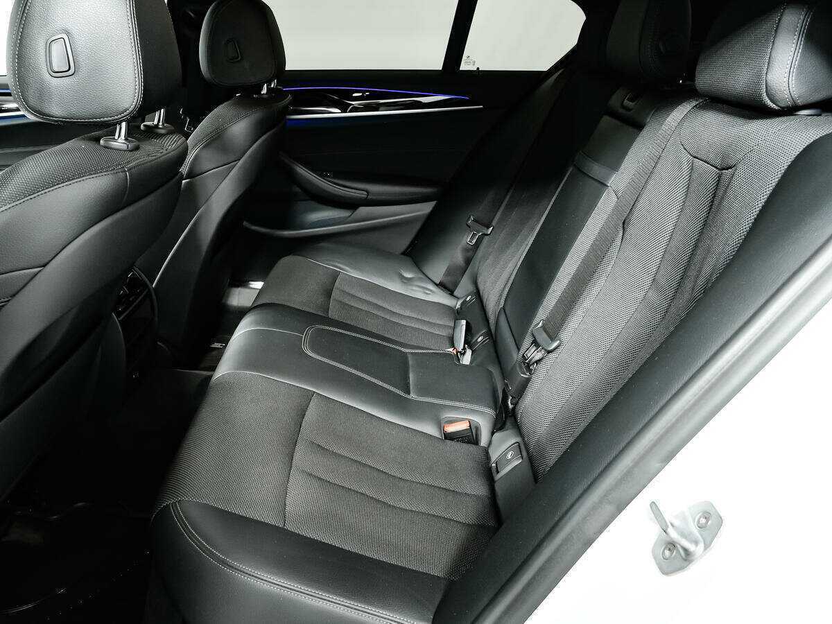 Б/У БМВ 5 серии 2018 года. Фото: #10