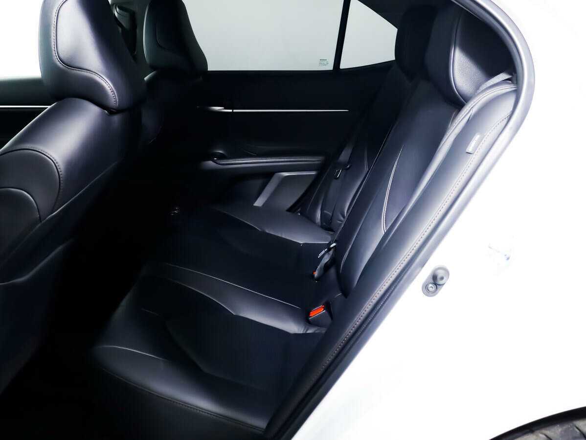 Б/У Тойота Камри 2019 года. Фото: #11