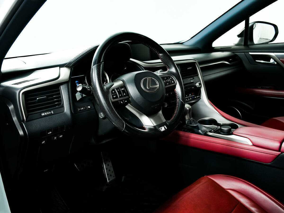 Б/У Лексус Р-Икс 2016 года. Фото: #10