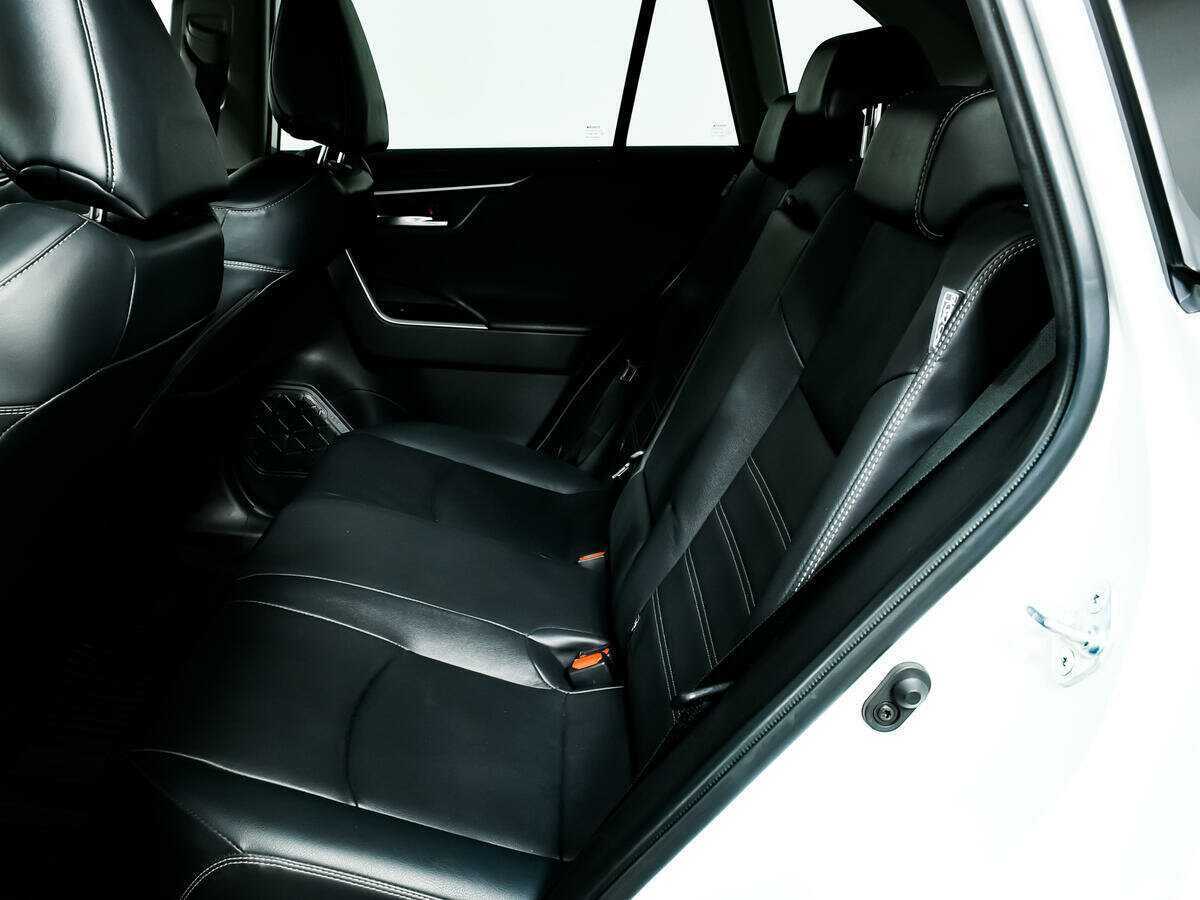 Б/У Тойота Рав4 2021 года. Фото: #11