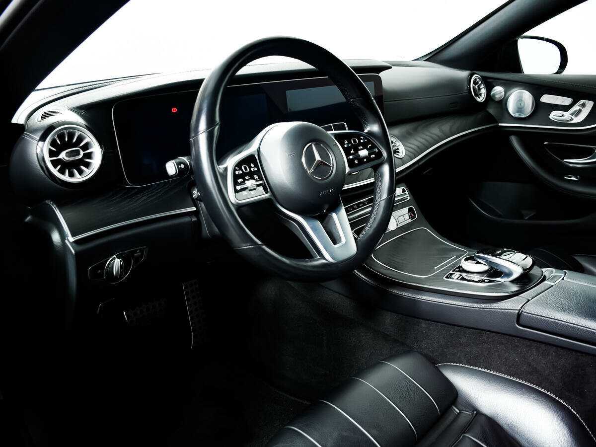 Б/У Мерседес-Бенц Е-Класс 2018 года. Фото: #12