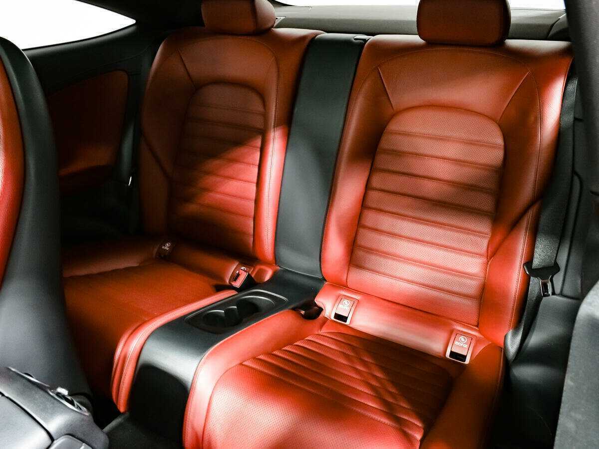 Б/У Мерседес-Бенц Ц-Класс 2016 года. Фото: #11