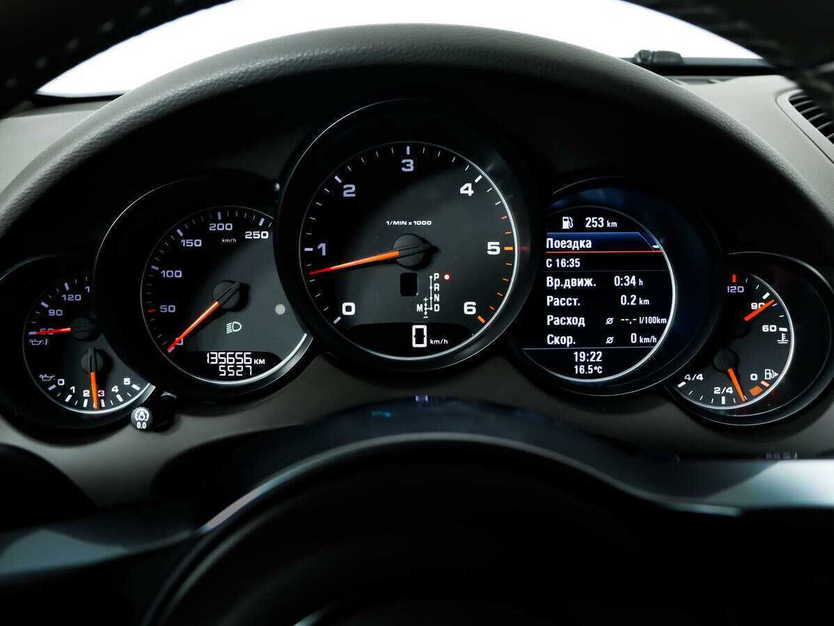 Б/У Порш Кайен 2016 года. Фото: #7