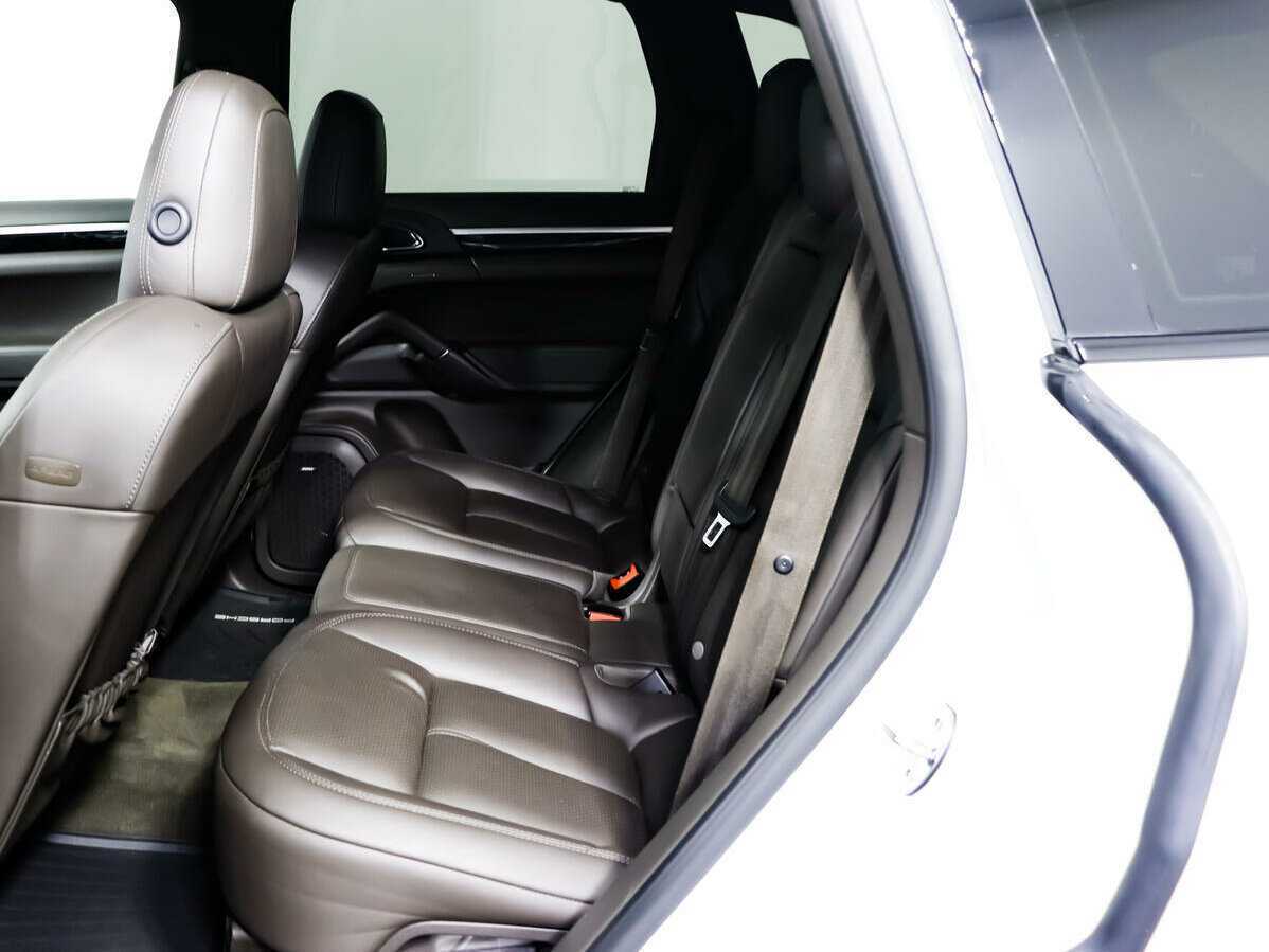 Б/У Порш Кайен 2016 года. Фото: #9