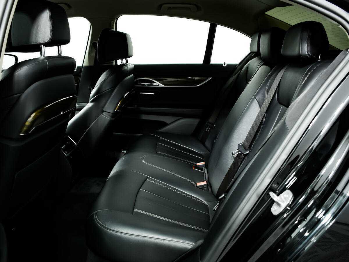 Б/У БМВ 7 серии 2016 года. Фото: #11