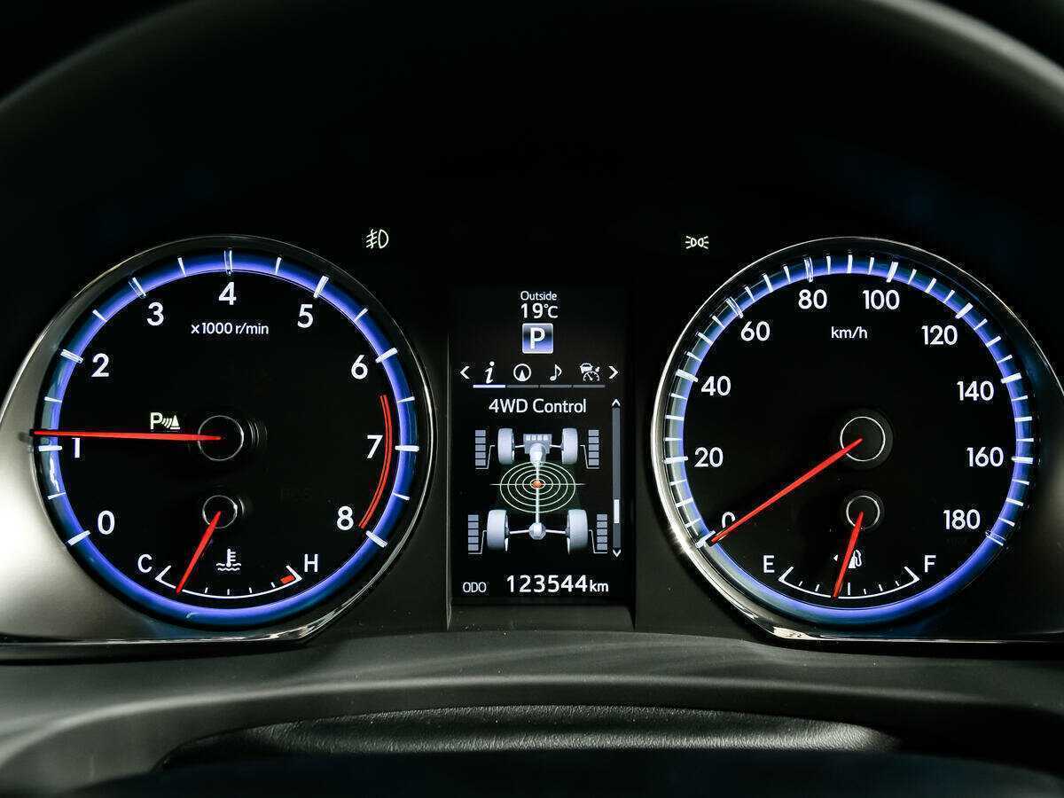 Б/У Тойота Харри 2016 года. Фото: #9