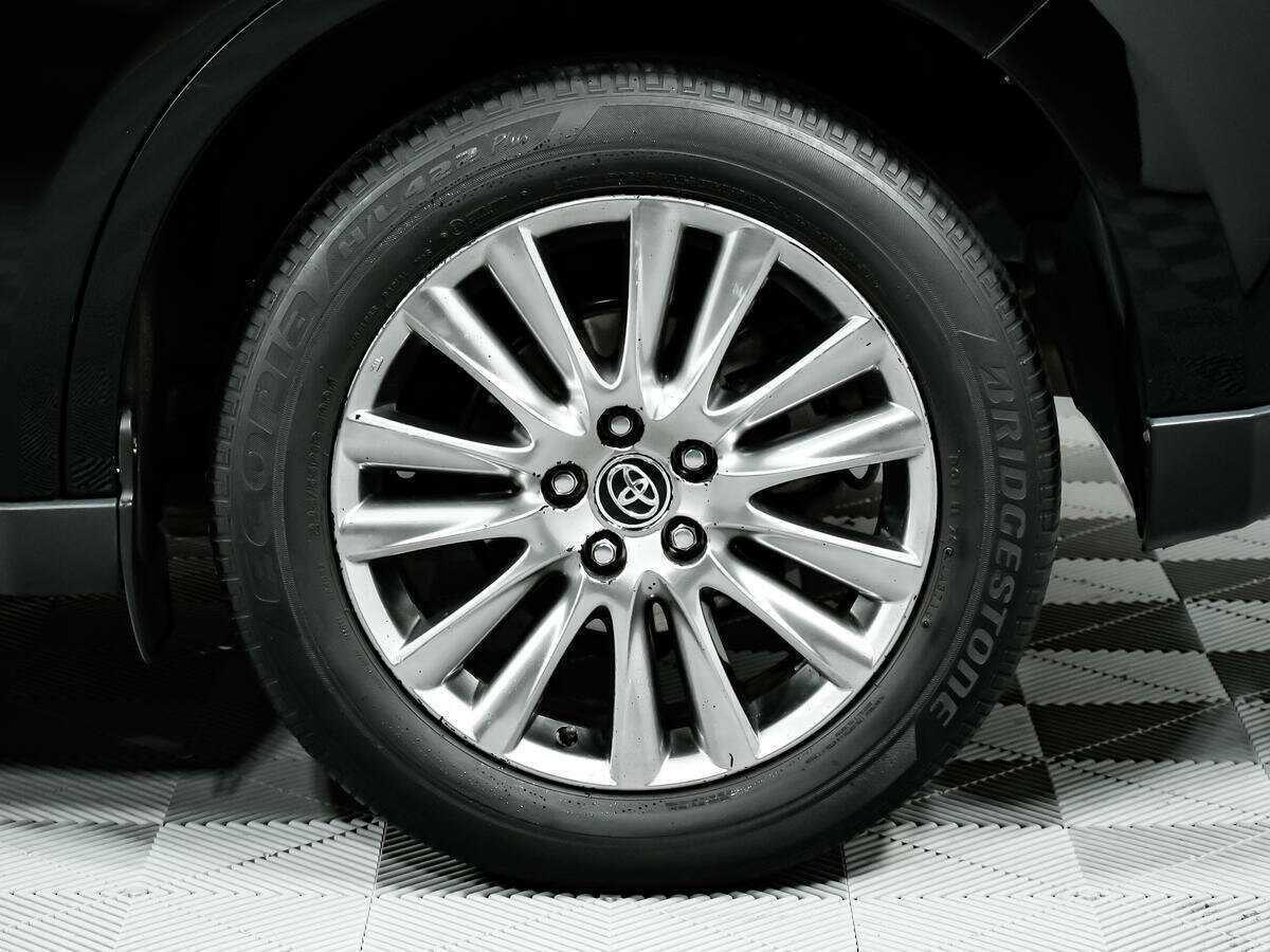 Б/У Тойота Харри 2016 года. Фото: #13