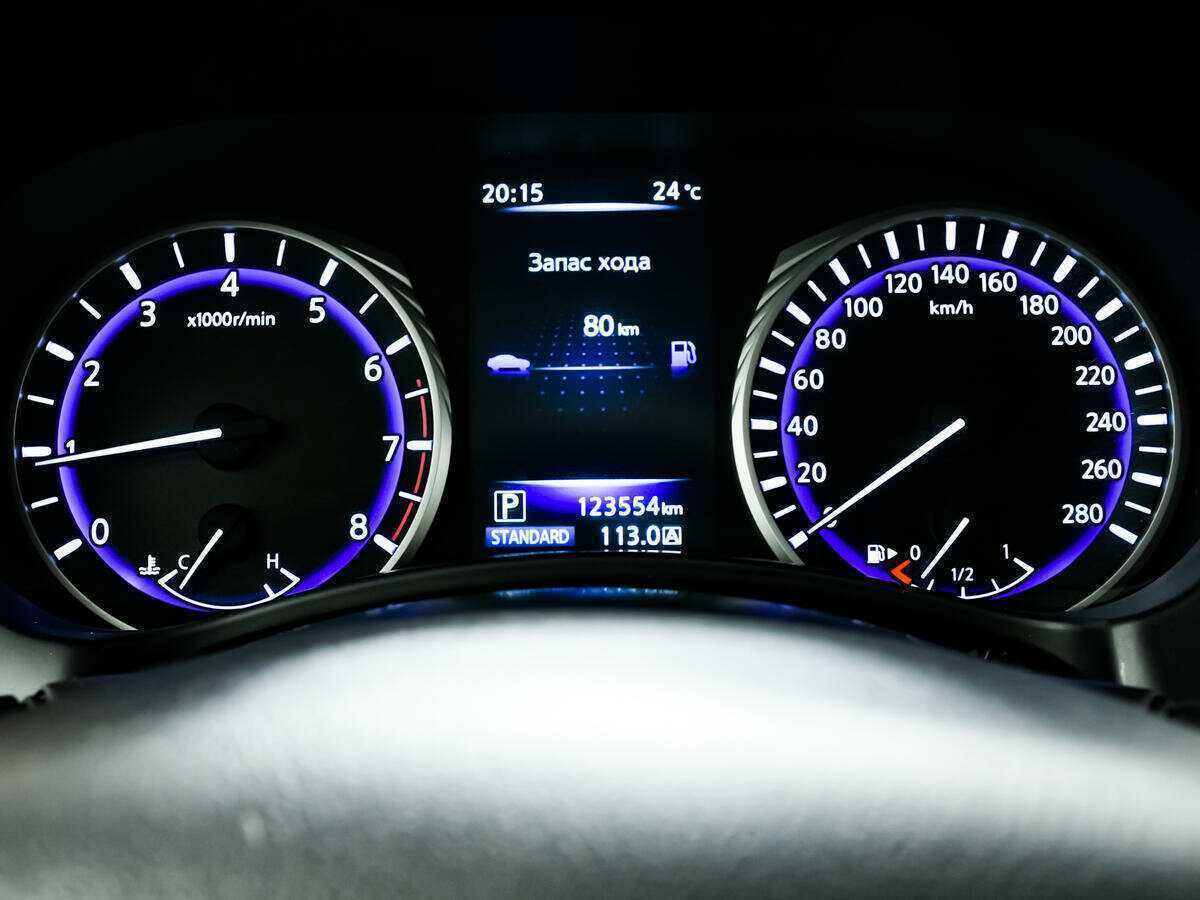 Б/У Инфинити К50 2015 года. Фото: #9