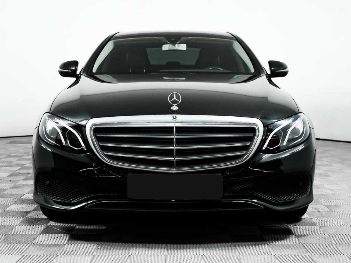 Б/У Мерседес-Бенц Е-Класс 2019 года. Фото: #1