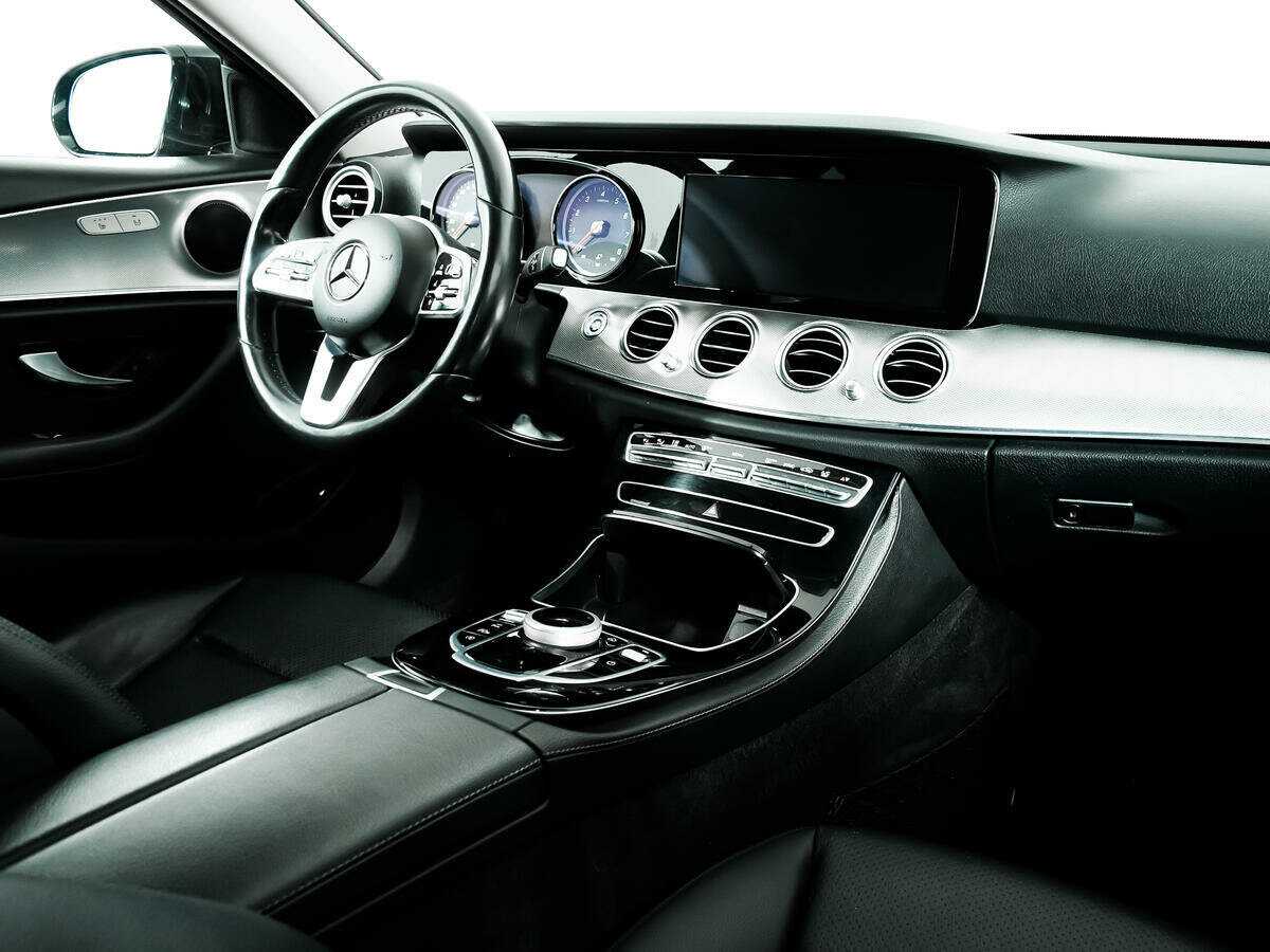 Б/У Мерседес-Бенц Е-Класс 2019 года. Фото: #8