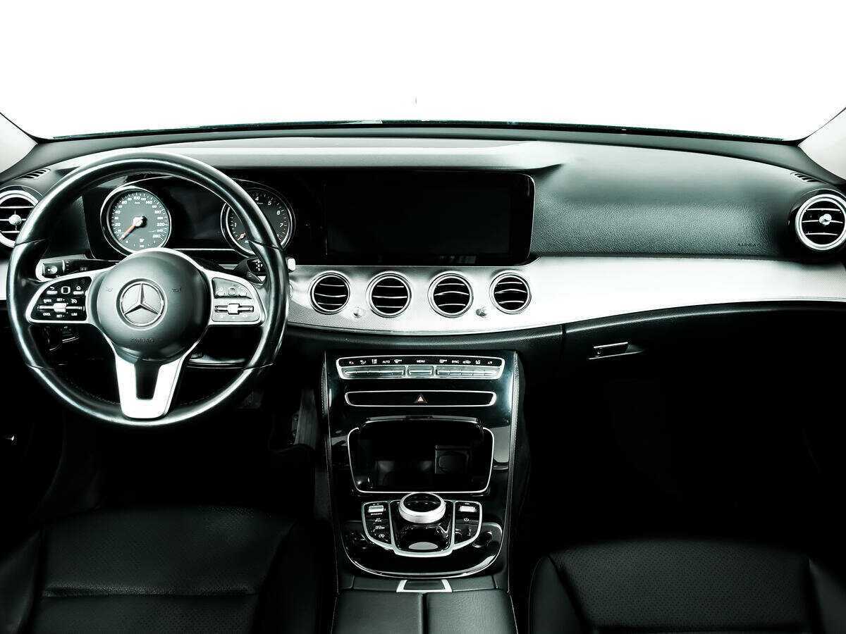 Б/У Мерседес-Бенц Е-Класс 2019 года. Фото: #10