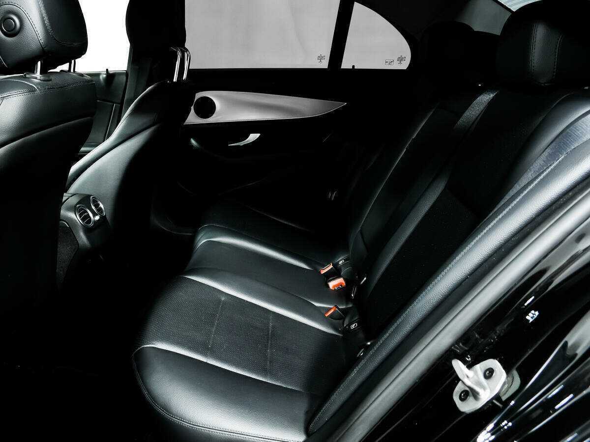 Б/У Мерседес-Бенц Е-Класс 2019 года. Фото: #11