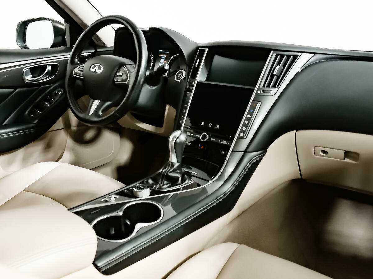 Б/У Инфинити К50 2015 года. Фото: #7